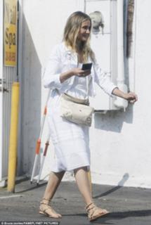 Cameron Diaz feet photo thumbnail