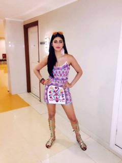 Shruti Haasan feet photo thumbnail