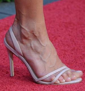 Jennifer Aniston feet photo thumbnail