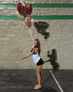 Amanda Cerny feet photo thumbnail