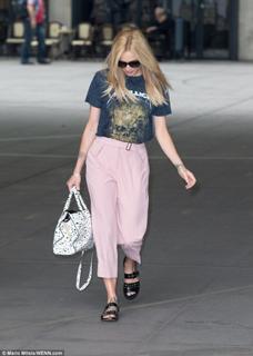 Fearne Cotton feet photo thumbnail