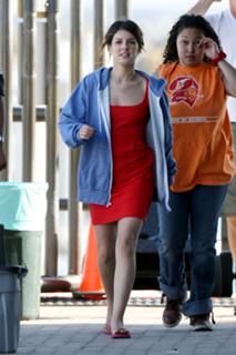 Shenae Grimes-Beech feet photo thumbnail