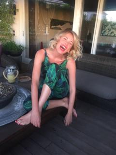 Alessia Marcuzzi feet photo thumbnail