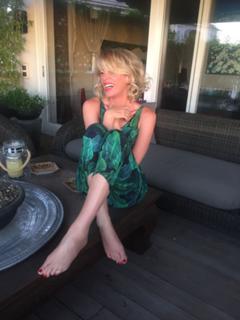 Alessia Marcuzzi feet photo thumbnail