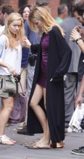 Blake Lively feet photo thumbnail