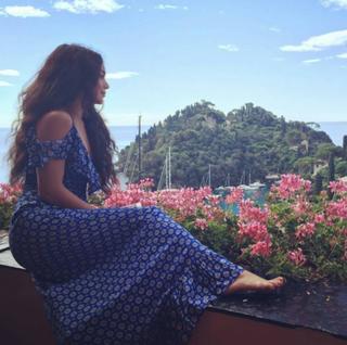 Vanessa Hudgens feet photo thumbnail