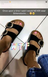 Kate Hudson feet photo thumbnail