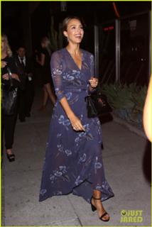 Jessica Alba feet photo thumbnail