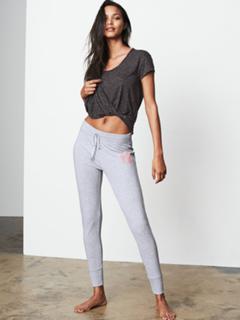 Lais Ribeiro feet photo thumbnail