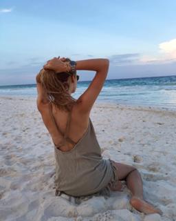Chiara Ferragni feet photo thumbnail