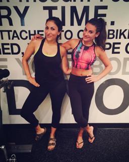 Lea Michele feet photo thumbnail