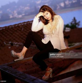 Tiffani Thiessen feet photo thumbnail