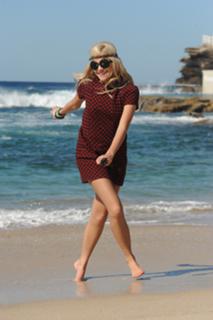Pixie Lott feet photo thumbnail