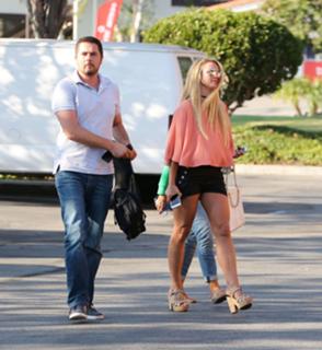 Britney Spears feet photo thumbnail
