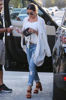 Lea Michele feet photo thumbnail