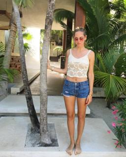 Chiara Ferragni feet photo thumbnail