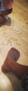 Zoe Saldana feet photo thumbnail