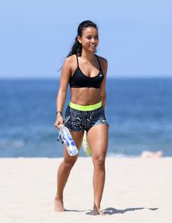 Karrueche Tran feet photo thumbnail