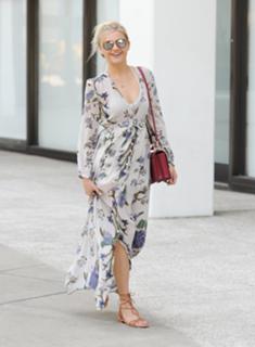 Kelsea Ballerini feet photo thumbnail