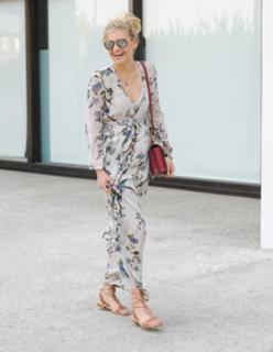 Kelsea Ballerini feet photo thumbnail