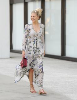 Kelsea Ballerini feet photo thumbnail