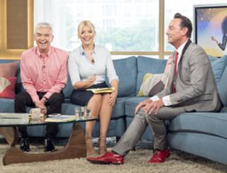 Holly Willoughby feet photo thumbnail