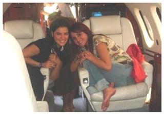 Dulce María feet photo thumbnail