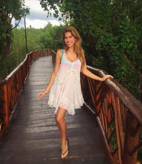 Kara Del Toro feet photo thumbnail