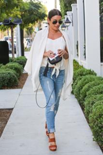 Lea Michele feet photo thumbnail
