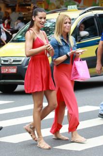 Adriana Lima feet photo thumbnail