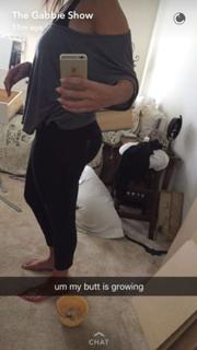 Gabbie Hanna feet photo thumbnail
