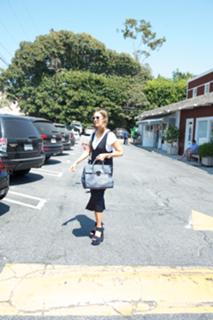 Jessica Alba feet photo thumbnail