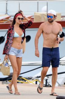 Irina Shayk feet photo thumbnail