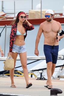 Irina Shayk feet photo thumbnail
