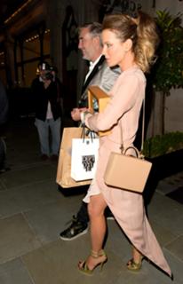 Kate Beckinsale feet photo thumbnail