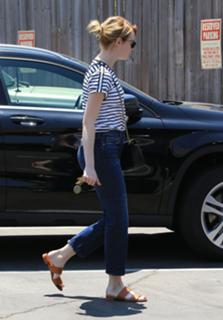 Emma Stone feet photo thumbnail