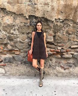 Olivia Culpo feet photo thumbnail