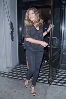 Daisy Fuentes feet photo thumbnail