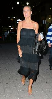 Heidi Klum feet photo thumbnail