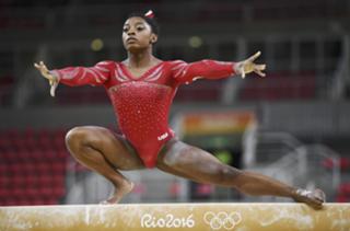 Simone Biles feet photo thumbnail