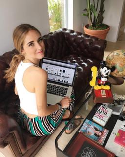 Chiara Ferragni feet photo thumbnail