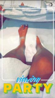Victoria Justice feet photo thumbnail