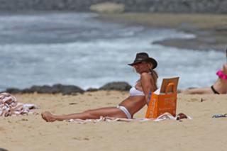 Britney Spears feet photo thumbnail