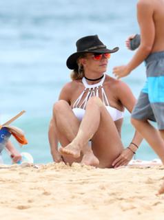 Britney Spears feet photo thumbnail