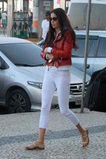 Adriana Lima feet photo thumbnail