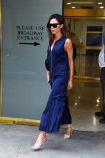 Victoria Beckham feet photo thumbnail