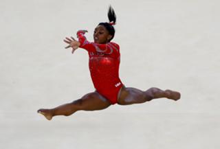 Simone Biles feet photo thumbnail