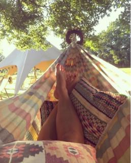 Kelly Brook feet photo thumbnail
