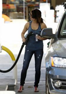 Ashley Greene feet photo thumbnail