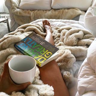 Brooke Burke feet photo thumbnail